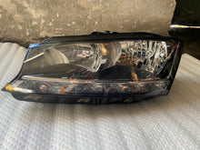 Laden Sie das Bild in den Galerie-Viewer, Frontscheinwerfer Skoda Fabia III 6V1941015D Links Scheinwerfer Headlight