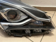 Load image into Gallery viewer, Frontscheinwerfer Toyota Yaris LED Rechts Scheinwerfer Headlight