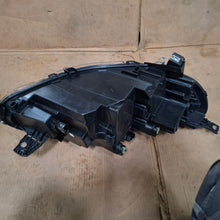 Laden Sie das Bild in den Galerie-Viewer, Frontscheinwerfer Opel Zafira Vivaro C 9847209980 Links Scheinwerfer Headlight SCH4455151839be