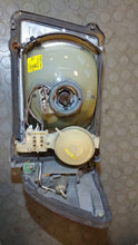 Laden Sie das Bild in den Galerie-Viewer, Frontscheinwerfer Mercedes-Benz R107 Rechts Scheinwerfer Headlight