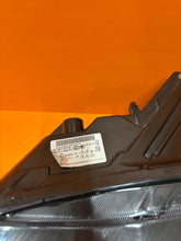 Laden Sie das Bild in den Galerie-Viewer, Frontscheinwerfer Skoda Superb III 3V1941015A 3V1941015A3V1941015 Xenon Links SCH1901243770px