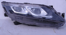 Laden Sie das Bild in den Galerie-Viewer, Frontscheinwerfer Mitsubishi Eclipse Cross W3153R Full LED Rechts Headlight