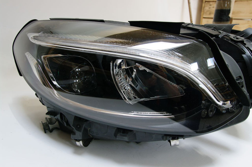 Frontscheinwerfer Mercedes-Benz W246 A2469065301 LED Rechts oder Links