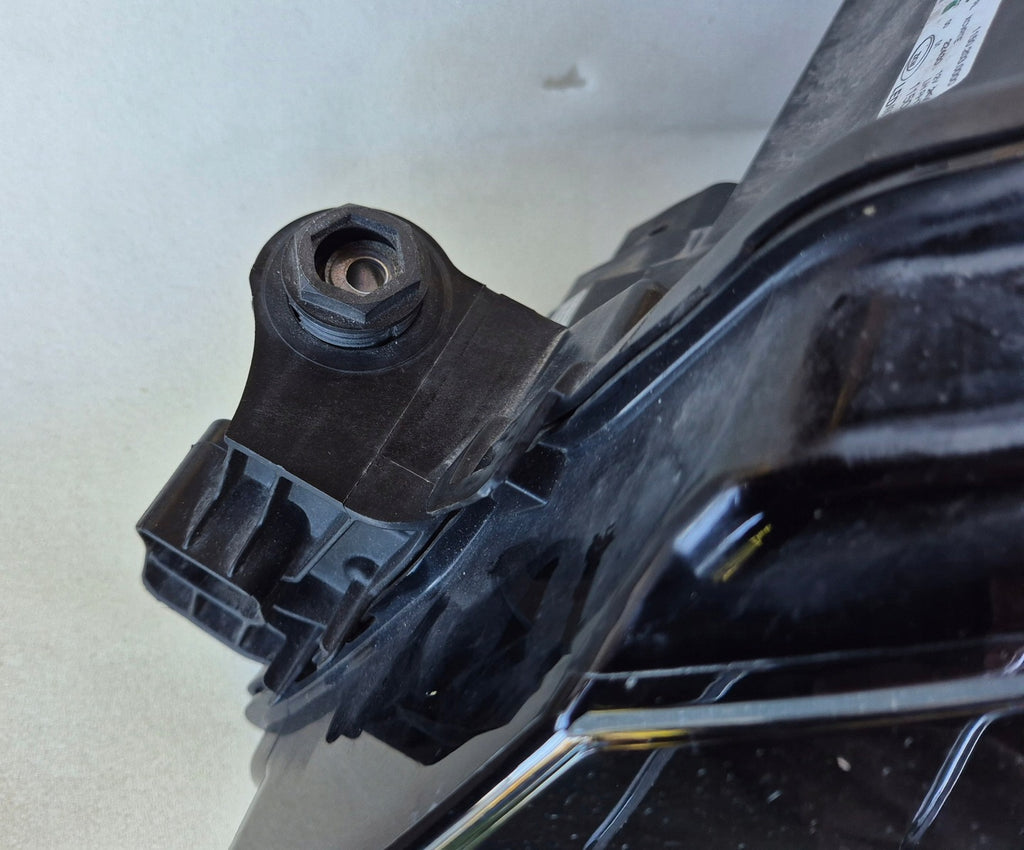 Frontscheinwerfer Skoda Superb III 3V1941015D LED Ein Stück (Rechts oder Links)