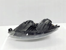 Load image into Gallery viewer, Frontscheinwerfer Skoda Fabia III 6V1941015A LED Ein Stück (Rechts oder Links)