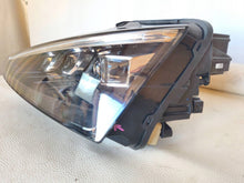 Laden Sie das Bild in den Galerie-Viewer, Frontscheinwerfer Skoda Scala 657941015A Links Scheinwerfer Headlight SCH6575415638ol