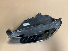 Laden Sie das Bild in den Galerie-Viewer, Frontscheinwerfer Skoda Superb III 3V1941015B Xenon Links Scheinwerfer Headlight SCH2063092417yq