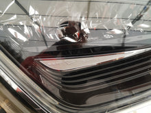 Laden Sie das Bild in den Galerie-Viewer, Frontscheinwerfer Seat Arona 6F1941008E Rechts Scheinwerfer Headlight SCH4980165409in