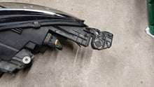 Laden Sie das Bild in den Galerie-Viewer, Frontscheinwerfer Peugeot 308 9816990580 Rechts Scheinwerfer Headlight SCH8759354457he