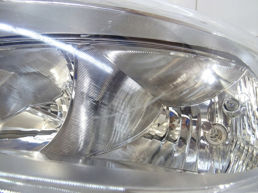Frontscheinwerfer Mercedes-Benz Sprinter A9109060000 Links Headlight SCH4395729475qo