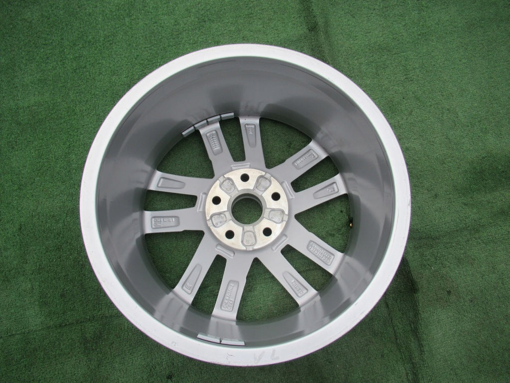 1x Alufelge 17 Zoll 6.5" 5x112 43ET Glanz Silber 8Y0601025L Audi A3 Rim Wheel FEL8485600752kr