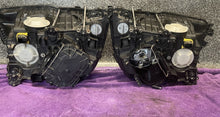 Laden Sie das Bild in den Galerie-Viewer, Frontscheinwerfer Mercedes-Benz A9618207461 Ein Satz Scheinwerfer Headlight SCH5376309355pn
