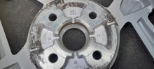 Load image into Gallery viewer, 1x Alufelge 15 Zoll 6.0&quot; 4x100 48ET Glanz Silber 52910-K7100 Hyundai Rim Wheel