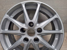 Load image into Gallery viewer, 1x Alufelge 16 Zoll 6.5" 5x114.3 40ET Glanz Silber KE409-3Z110 Nissan Juke F15 FEL4906800768hd