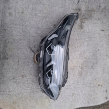 Laden Sie das Bild in den Galerie-Viewer, Frontscheinwerfer Kia Proceed J7921-62520 Rechts Scheinwerfer Headlight SCH3193201397wn