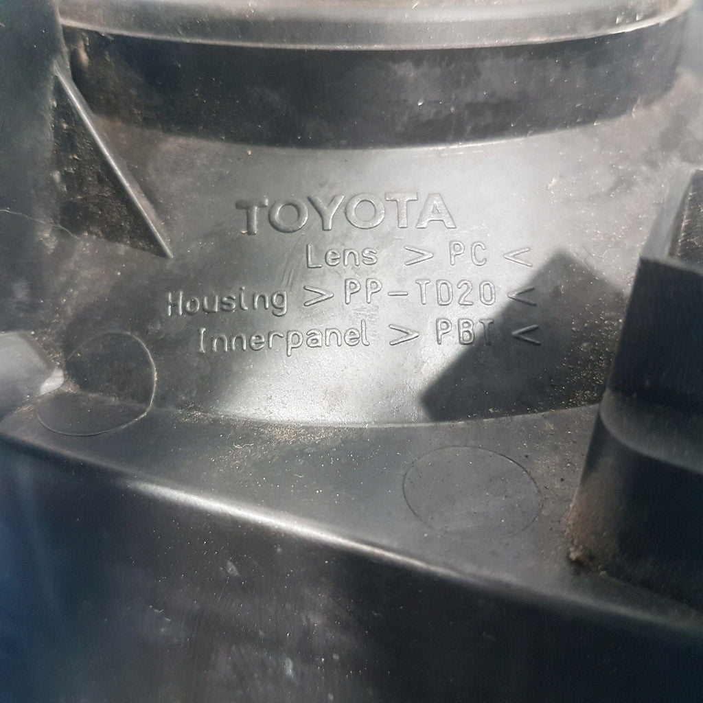Frontscheinwerfer Toyota III Rechts Scheinwerfer Headlight SCH3540827462mu