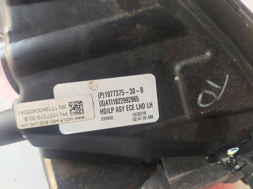 Frontscheinwerfer Tesla Model 3 1077375-30-B Full LED Links Headlight