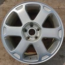 Load image into Gallery viewer, 1x Alufelge 17 Zoll 7.5&quot; 5x112 45ET Glanz Silber 8D0601025 Audi A4 Rim Wheel