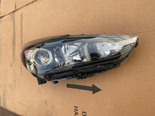 Laden Sie das Bild in den Galerie-Viewer, Frontscheinwerfer Hyundai I30 III 92102-G4060 Rechts Scheinwerfer Headlight