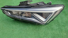 Laden Sie das Bild in den Galerie-Viewer, Frontscheinwerfer Seat Leon 5FB941007F Links Scheinwerfer Headlight