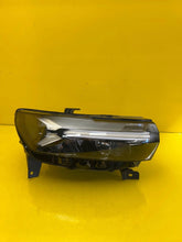 Load image into Gallery viewer, Frontscheinwerfer Dacia Duster 260107725R LED Rechts Scheinwerfer Headlight SCH8264804847tx
