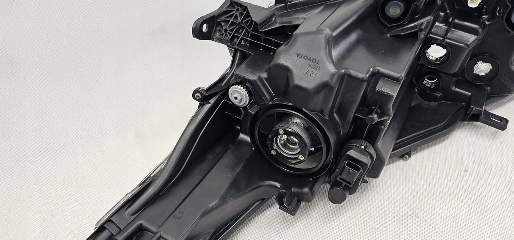 Frontscheinwerfer Toyota 4 Yaris SPP7215 123750 Rechts Scheinwerfer Headlight