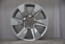 Laden Sie das Bild in den Galerie-Viewer, 1x Alufelge 17 Zoll 7.5&quot; 6x139.7 25ET Glanz Silber Toyota Rim Wheel