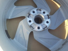 Load image into Gallery viewer, 1x Alufelge 17 Zoll 7.5&quot; 5x112 51ET VW Golf Rim Wheel