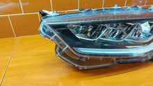 Load image into Gallery viewer, Frontscheinwerfer Toyota Yaris LED Ein Stück (Rechts oder Links) Headlight