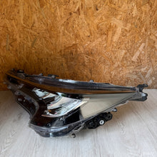 Laden Sie das Bild in den Galerie-Viewer, Frontscheinwerfer Toyota Corolla 81150-02S60 Full LED Rechts oder Links SCH7771720918hi