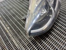 Laden Sie das Bild in den Galerie-Viewer, Frontscheinwerfer Renault Clio IV 260606688R Links Scheinwerfer Headlight SCH8579961586vs