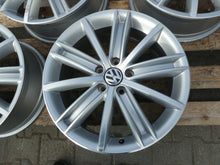 Laden Sie das Bild in den Galerie-Viewer, 4x Alufelge 18 Zoll 7.0&quot; 5x112 43ET Glanz Silber 5N0601025 VW Tiguan Rim Wheel