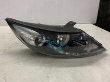 Laden Sie das Bild in den Galerie-Viewer, Frontscheinwerfer Kia Sportage Rechts Scheinwerfer Headlight SCH6139354040dy