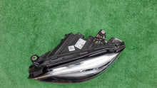 Laden Sie das Bild in den Galerie-Viewer, Frontscheinwerfer Mercedes-Benz W205 A2059062106 FULL LED Links Headlight