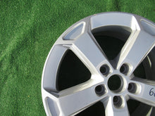 Laden Sie das Bild in den Galerie-Viewer, 1x Alufelge 17 Zoll 7.0" 5x112 45ET Silber 81A071497A Audi Q2 Rim Wheel FEL5554432470tn