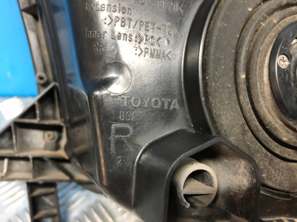 Frontscheinwerfer Toyota Tundra Rechts Scheinwerfer Headlight SCH2874992733od