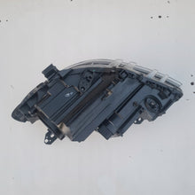 Load image into Gallery viewer, Frontscheinwerfer Mercedes-Benz W246 A2468207261 Xenon Rechts Headlight SCH8204750437yr