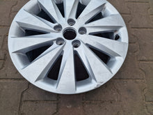 Laden Sie das Bild in den Galerie-Viewer, 1x Alufelge 16 Zoll 6.0&quot; 5x100 45ET Glanz Silber 6F9601025 Seat Arona Rim Wheel