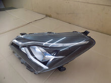 Load image into Gallery viewer, Frontscheinwerfer Toyota Yaris Links Scheinwerfer Headlight SCH1822748337jl