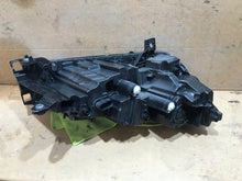 Laden Sie das Bild in den Galerie-Viewer, Frontscheinwerfer Skoda Enyaq 5LB941015 Full LED Links Scheinwerfer Headlight
