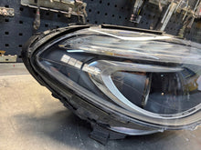 Laden Sie das Bild in den Galerie-Viewer, Frontscheinwerfer Mercedes-Benz W246 A2468207261 Rechts Scheinwerfer Headlight SCH4929966991eh