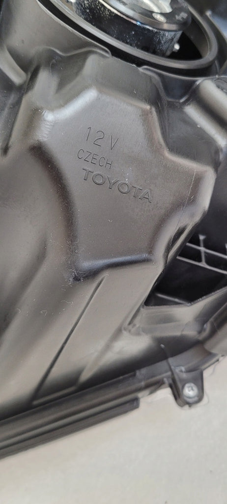 Frontscheinwerfer Toyota Yaris Rechts Scheinwerfer Headlight