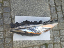 Laden Sie das Bild in den Galerie-Viewer, Frontscheinwerfer Mazda III BDG7-51040 Links Scheinwerfer Headlight