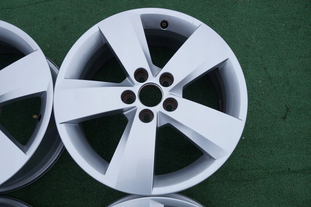 4x Alufelge 16 Zoll 6.0" 5x100 35ET Glanz Silber 657601025J Skoda Scala Kamiq FEL6000330562vg