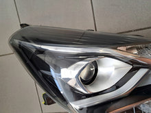 Load image into Gallery viewer, Frontscheinwerfer Toyota Yaris LED Rechts Scheinwerfer Headlight