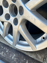 Laden Sie das Bild in den Galerie-Viewer, 1x Alufelge 17 Zoll 7.0&quot; 5x114.3 HL44471 Toyota Corolla Verso Rim Wheel