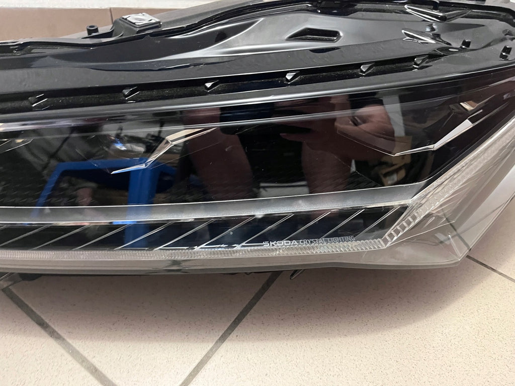 Frontscheinwerfer Skoda Superb 3P1941015A 3P1941015 Full LED Links Headlight SCH3644009938xq