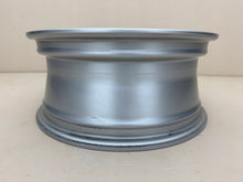 Load image into Gallery viewer, 1x Alufelge 17 Zoll 7.0" 5x114.3 41ET Glanz Silber Mg Passat B8 Rim Wheel FEL9709629553te