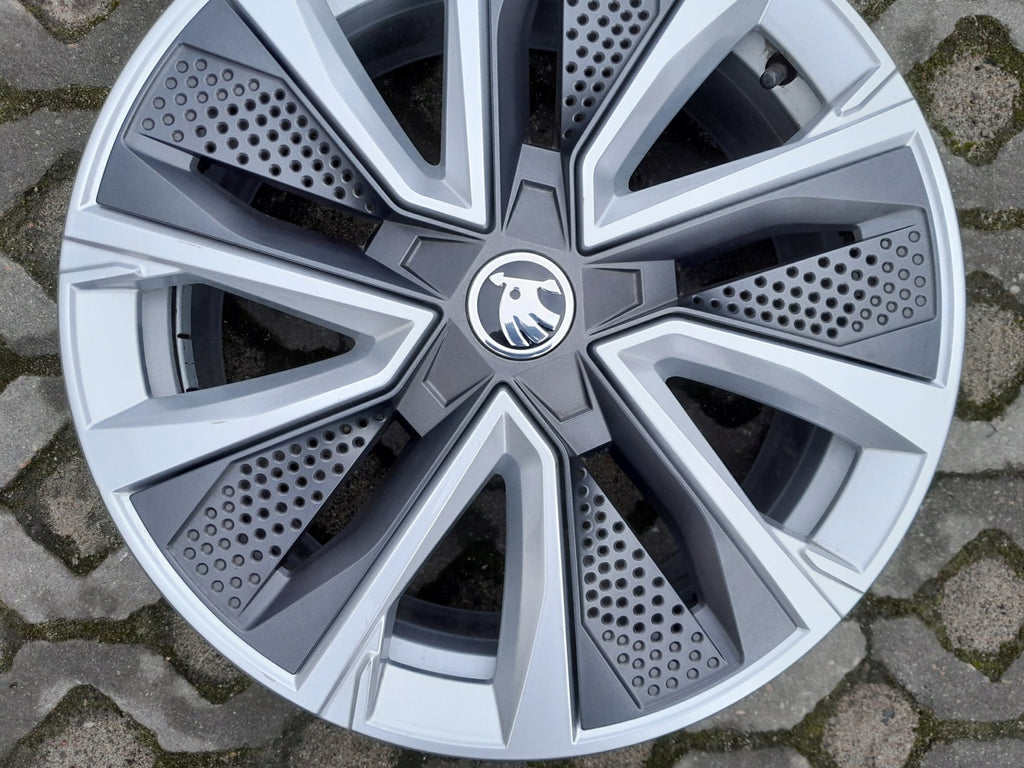 1x Alufelge 17 Zoll 7.0" 5x100 51ET Silber 6VA601025 Skoda Rim Wheel FEL2173473284ml