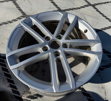 Laden Sie das Bild in den Galerie-Viewer, 1x Alufelge 17 Zoll 7.5" 5x112 49ET 5G0601025AP VW Golf Vii Rim Wheel FEL2260033062fp